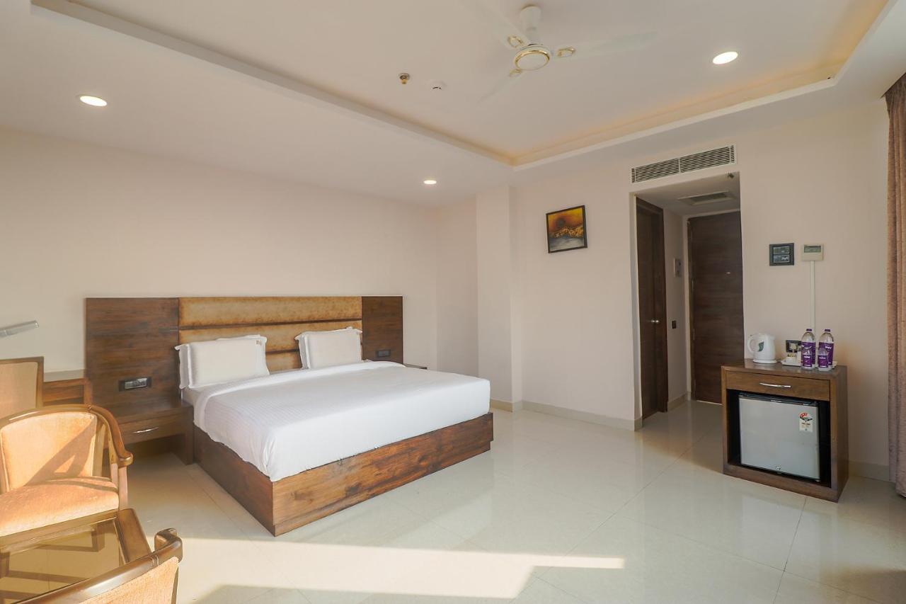Fabhotel Mid Town Grand パンチクラ エクステリア 写真